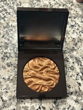 $35! LAURA MERCIER Face ILLUMINATOR Highlighter - SEDUCTION BRAND NEW